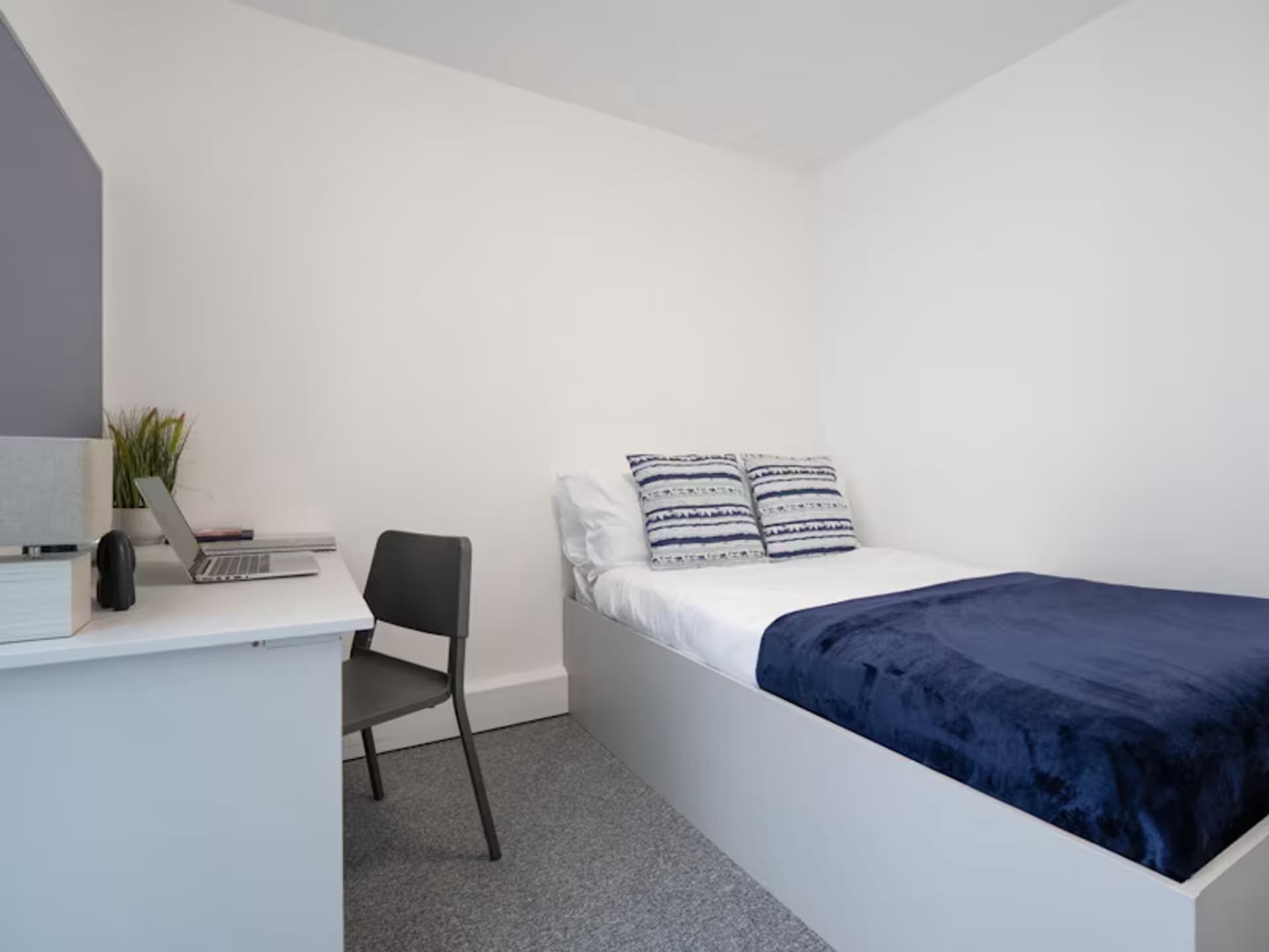 Silver Ensuite