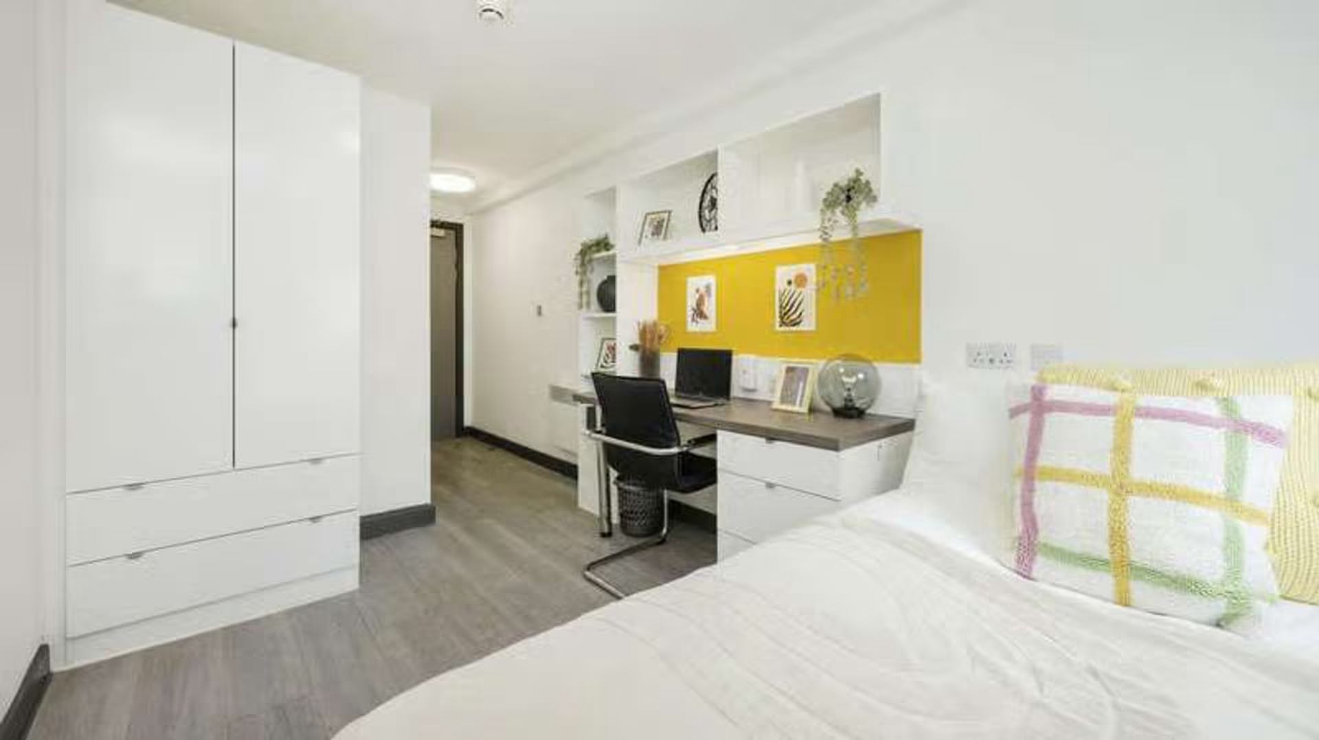 Premium Plus Ensuite