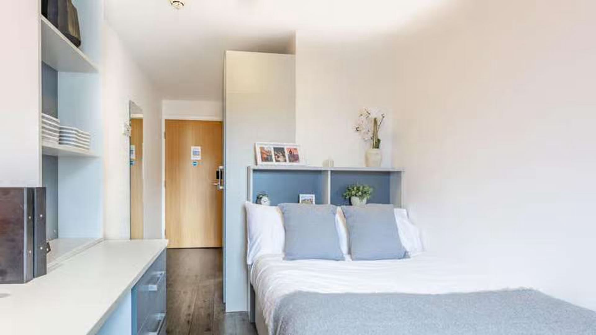 5 Bed Gold Ensuite