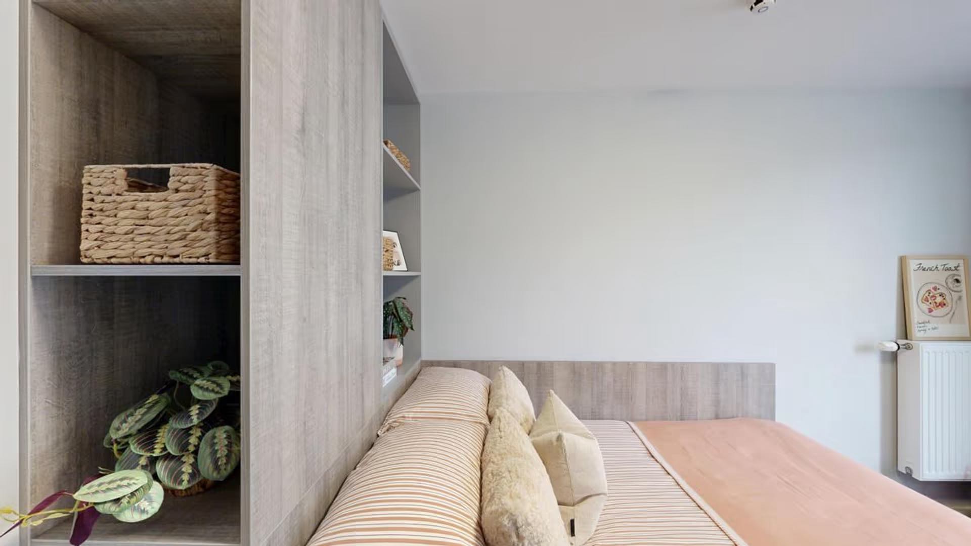 Non-ensuite Room