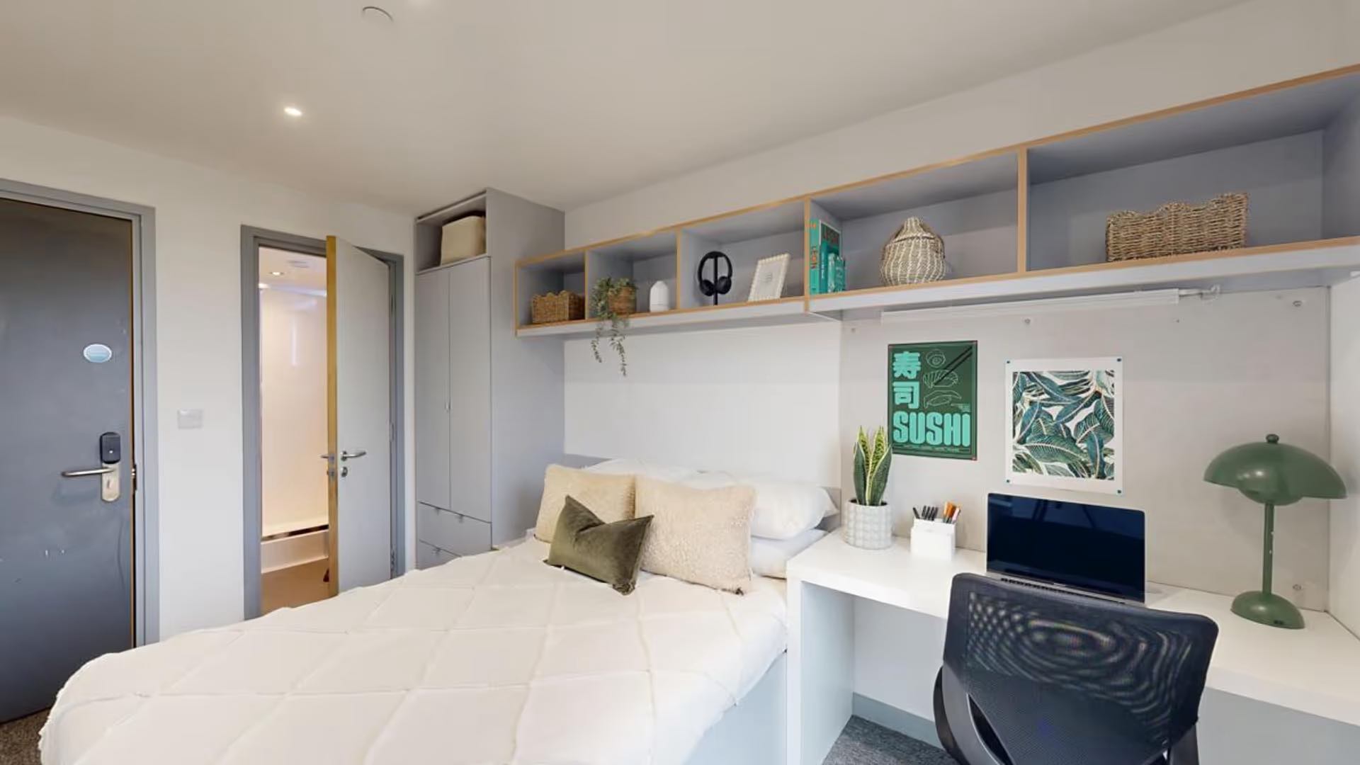Canal View Ensuite