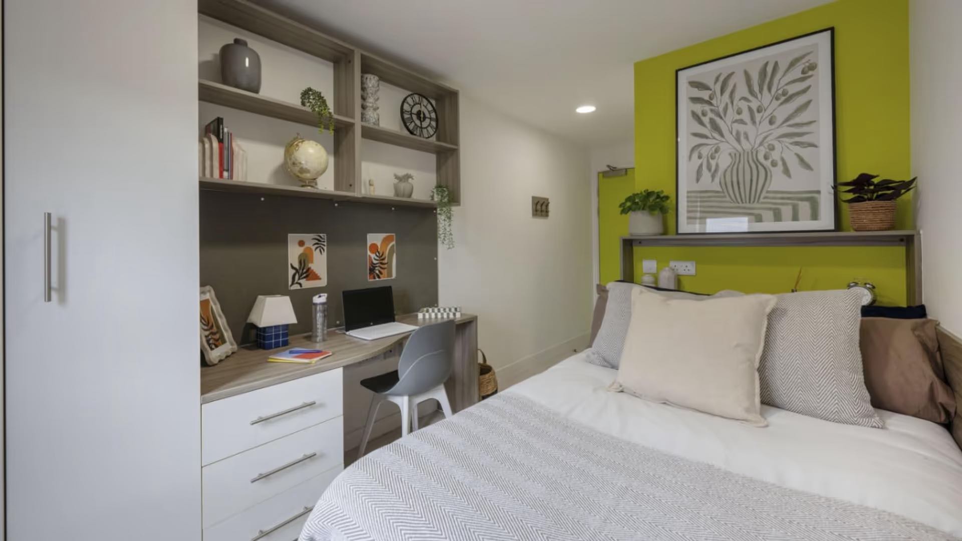 Silver Ensuite