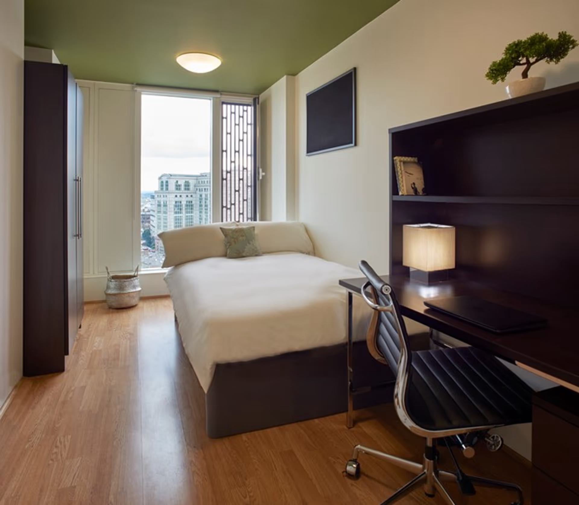 2 Bed Apartment (Lower Level)