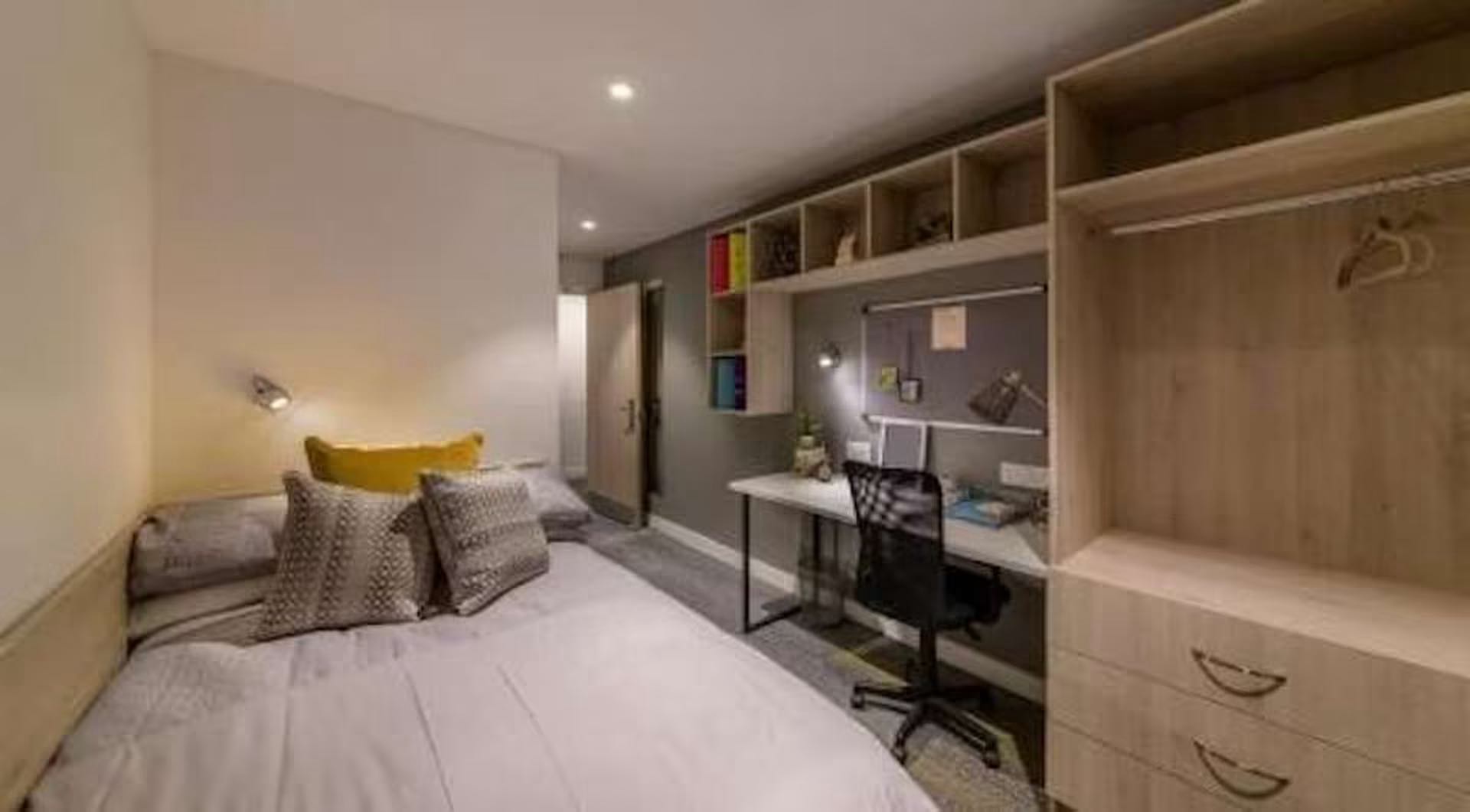 Ensuite Room
