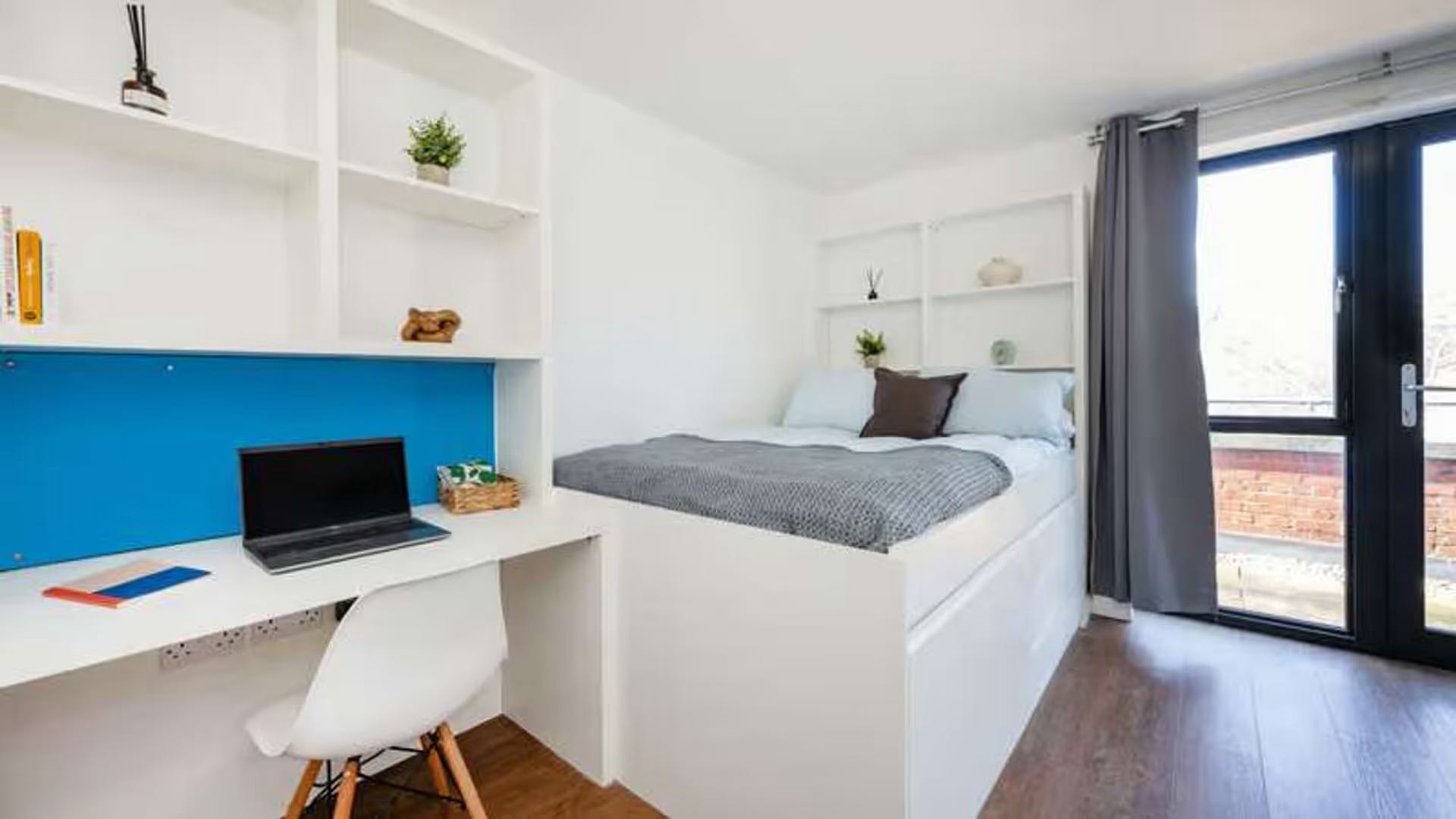 Studio Penthouse