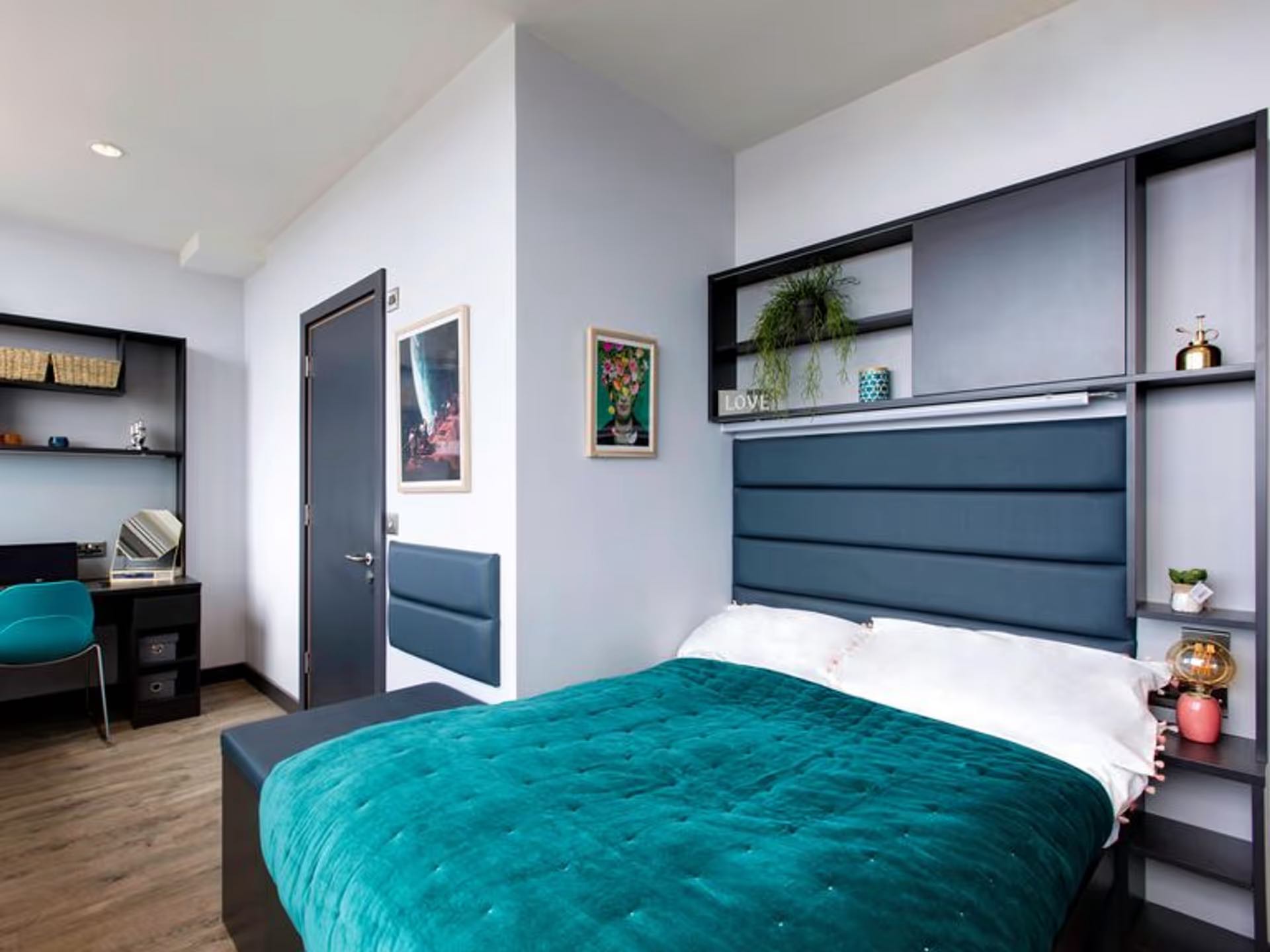 Deluxe Ensuite