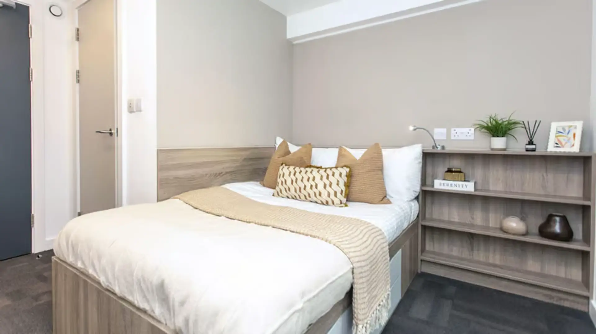Deluxe Ensuite