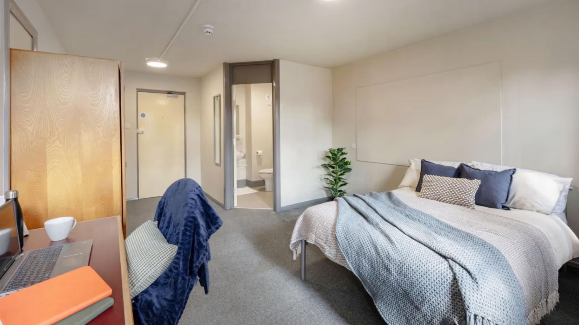 Deluxe Ensuite