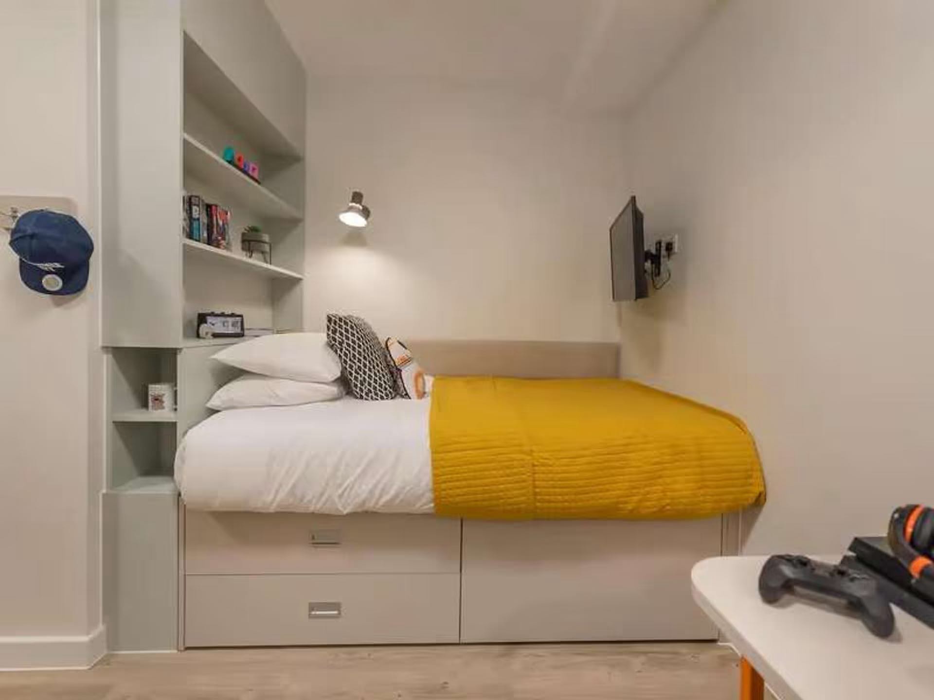 Penthouse Studio