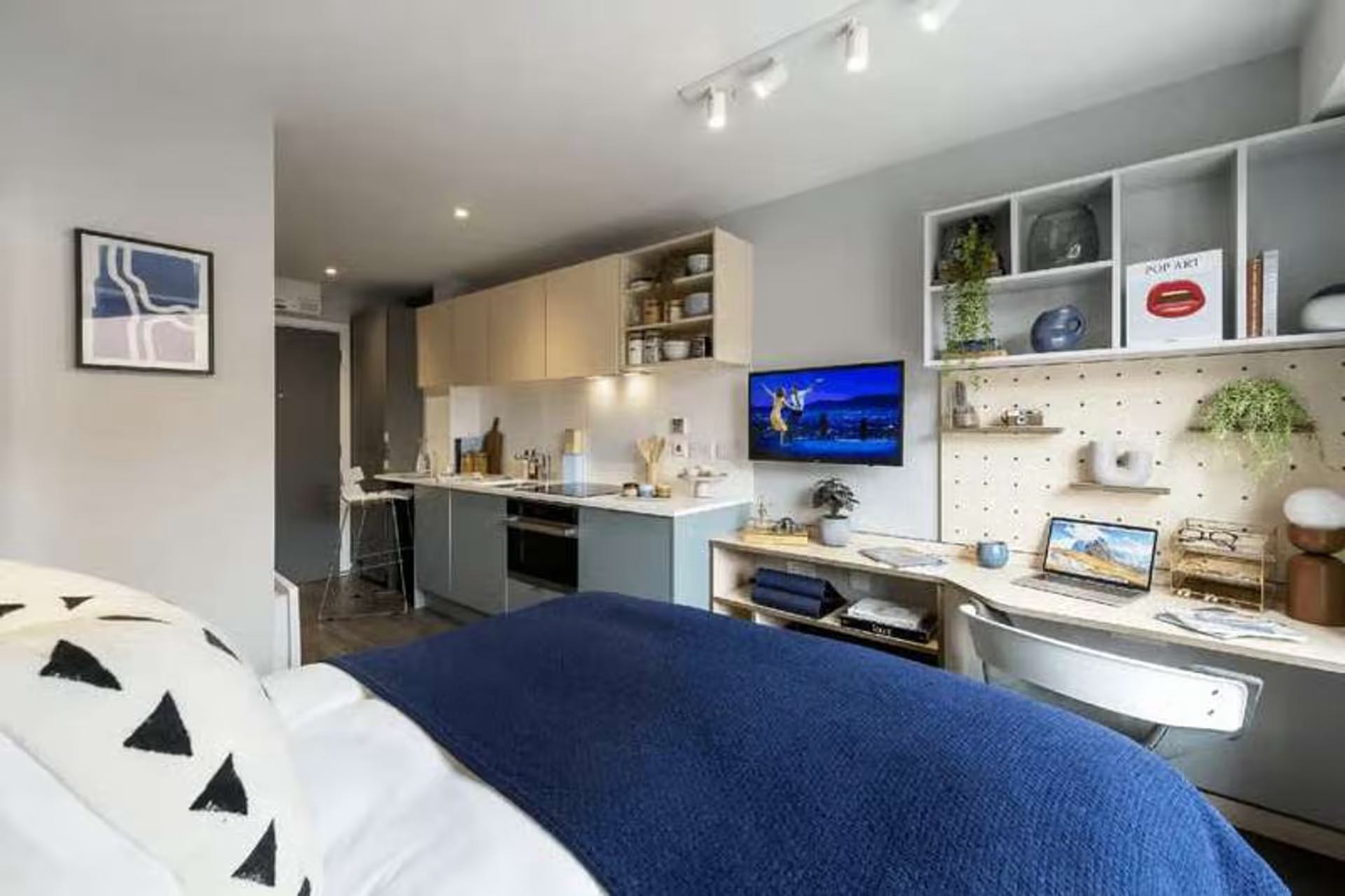 5 Bedroom Standard Ensuite