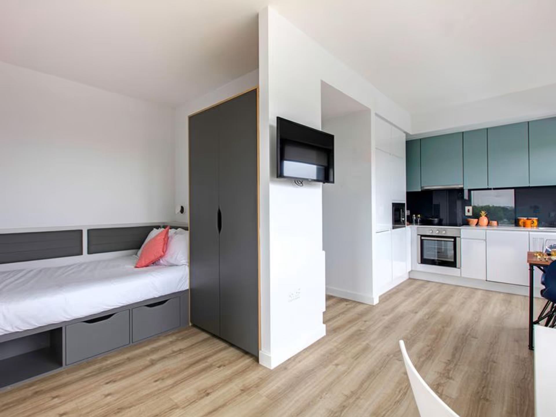 Twin Bed Studio