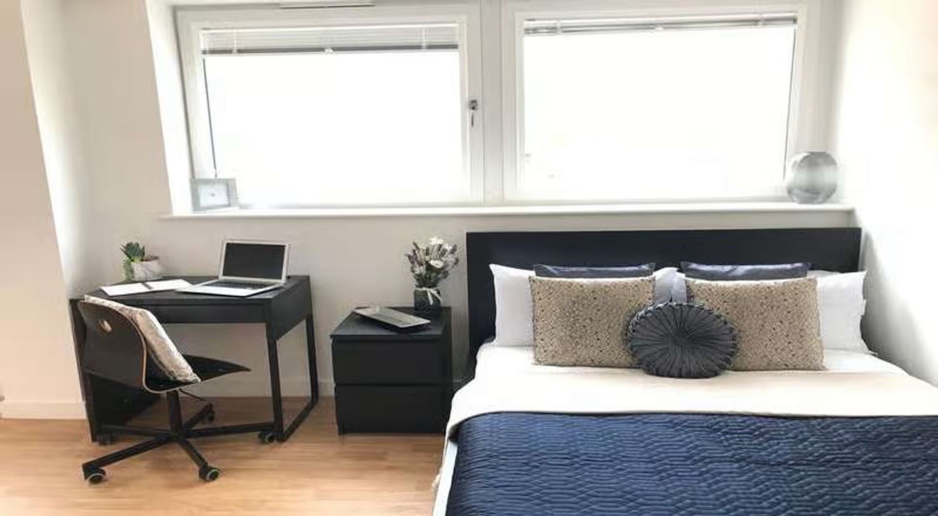 Top Floor Deluxe Studio