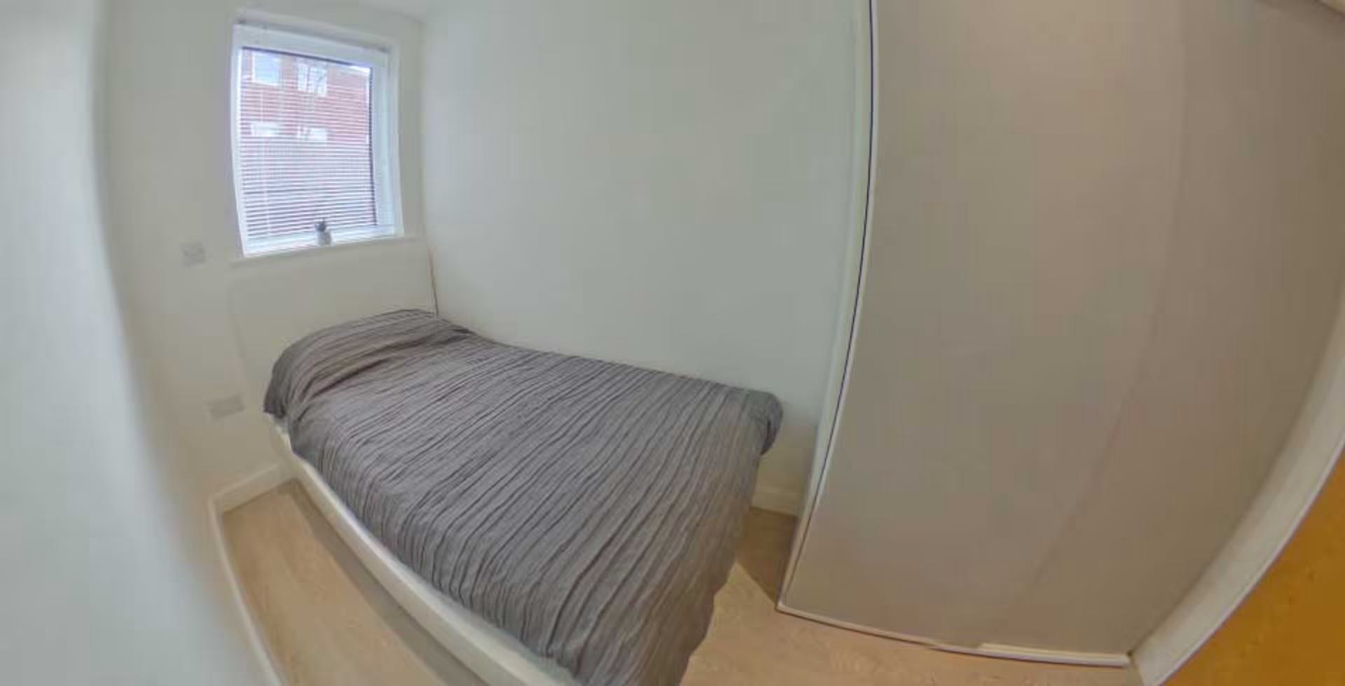 2 Bed Apartment Single Room