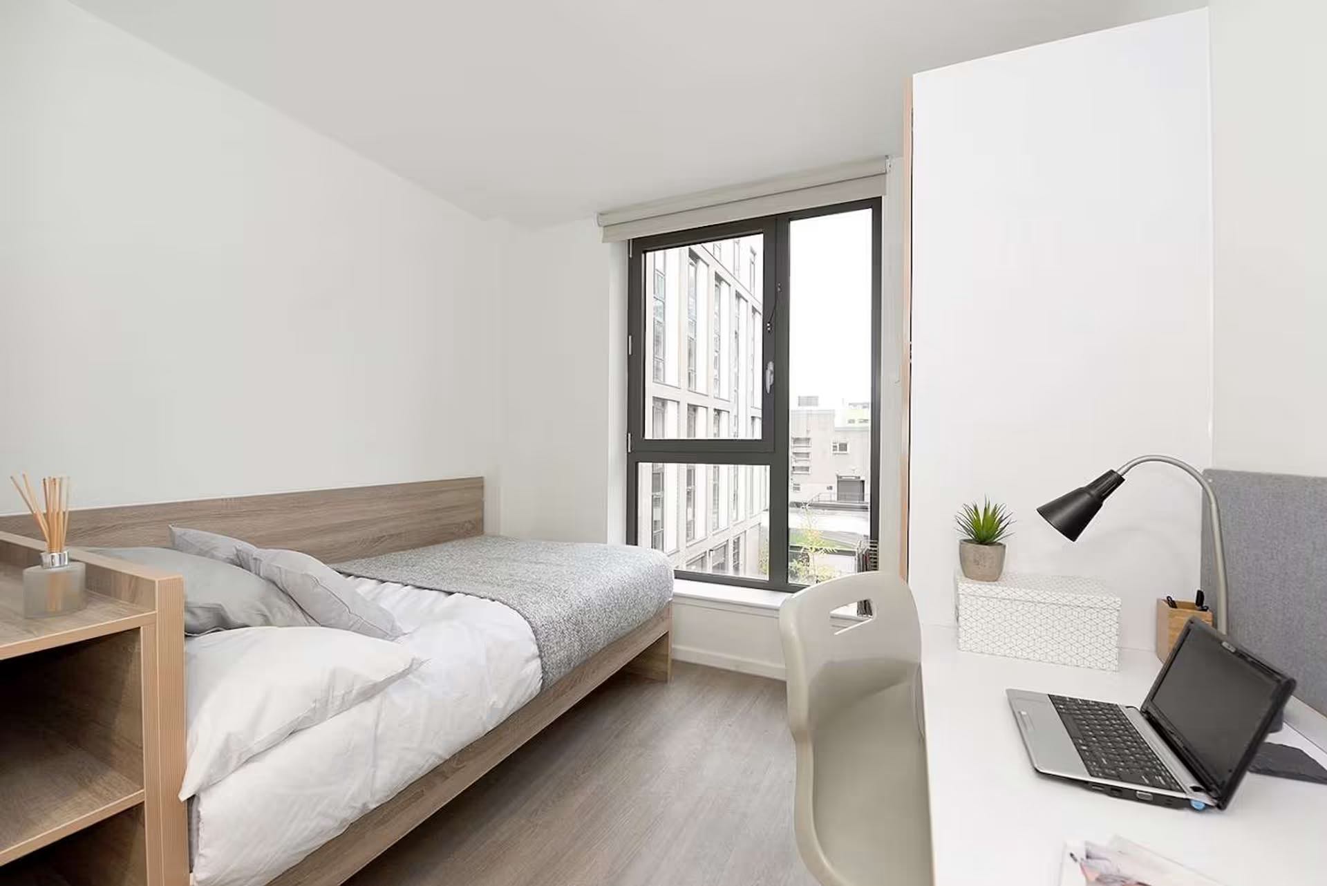 Ensuite Silver - Upper Floor