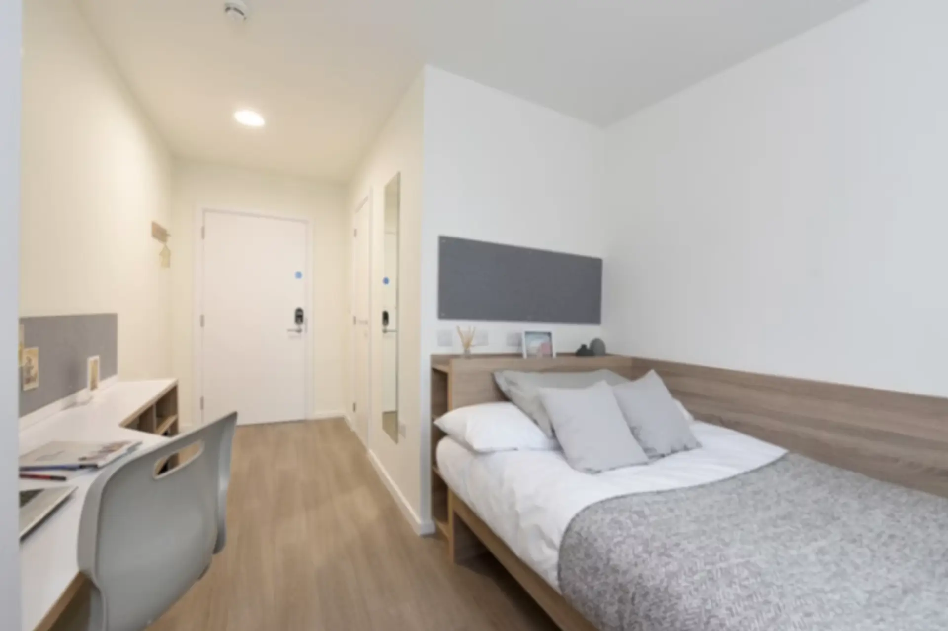 Ensuite Gold - Upper Floor